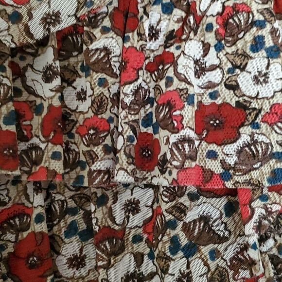 Maurices Women'sĀ Floral Ruffled Front Sleeveless Blouse Size Medium - Picture 5 of 10